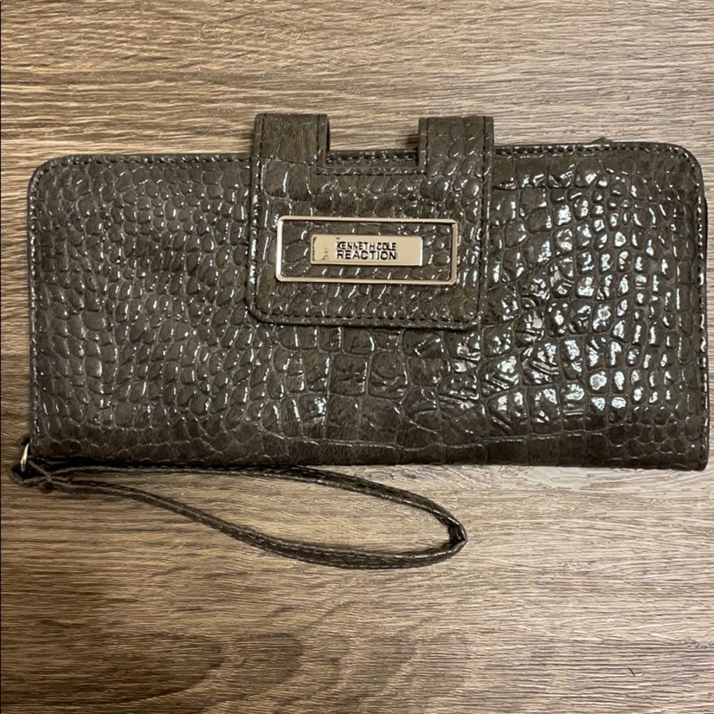 Kenneth Cole Reaction Wallet/Wristlet